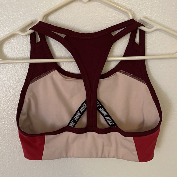 Nike sports bra - Picture 2 of 3